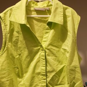 ❤Croft and Barrow Sleeveless Button Down Blouse